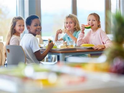 Kindergarten- und Schulkinder